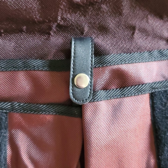 Esprit Messenger Bag - Picture 5 of 12